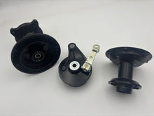 Lade das Bild in den Galerie-Viewer, Kawasaki KX80 1986-1987 Rear Brake Panel Assy and Front &amp; Rear Hub Set
